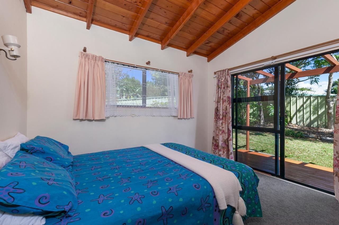 Serene At Snells - Snells Beach Bach Exterior photo